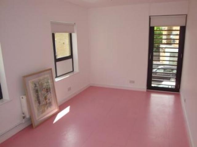 			NEW INSTRUCTION, 2 Bedroom, 1 bath, 1 reception Flat			 Rosemont Road, FINCHLEY ROAD